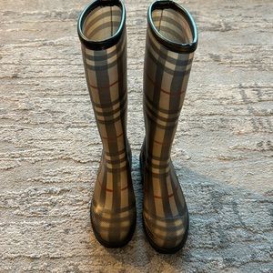 Authentic Vintage Burberry Rain Boots Size 36 Burberry plaid